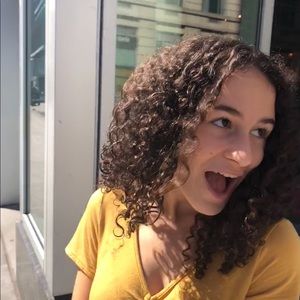 Meet your Posher, Layla